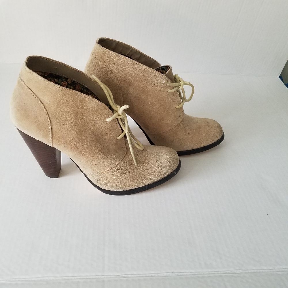 Seychelles Suede Lace Up Bismuth Booties in Tan